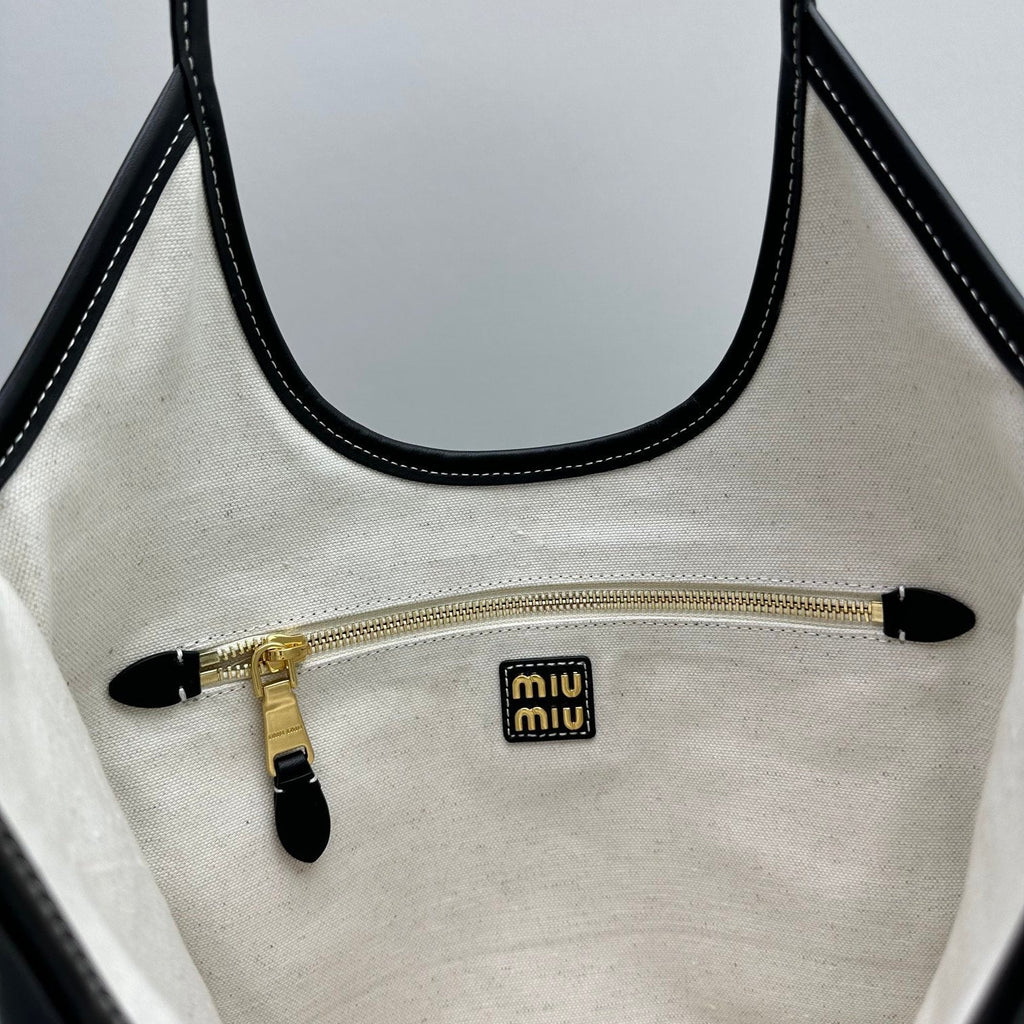 MIU MIU HOBO 40 TOTE IN BLACK CALFSKIN