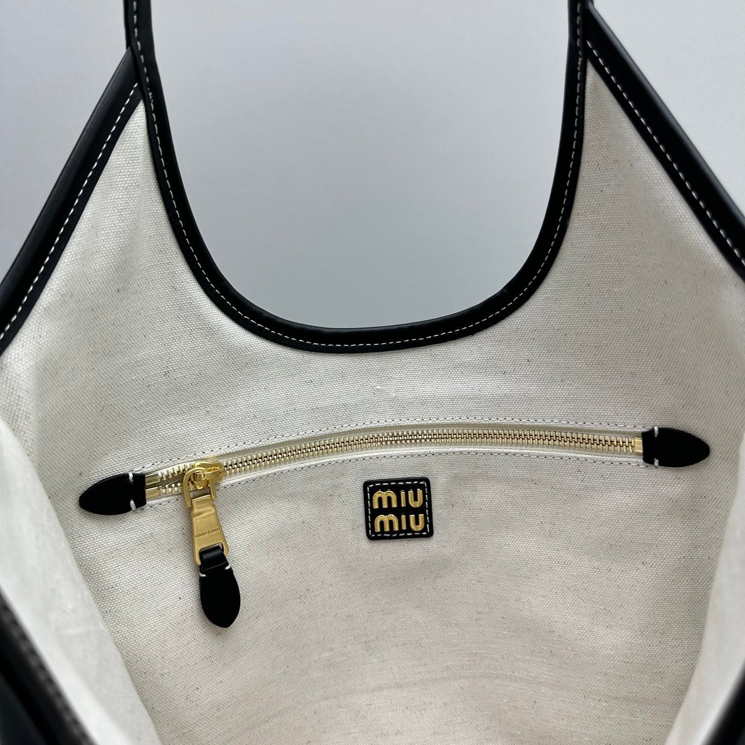 MIU MIU HOBO 40 TOTE IN BLACK CALFSKIN