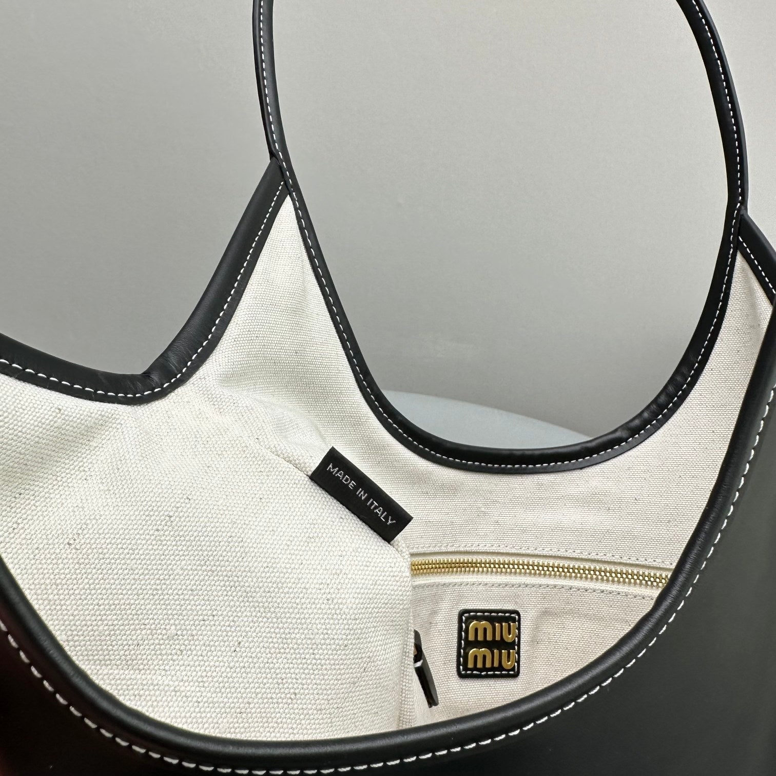 MIU MIU HOBO 40 TOTE IN BLACK CALFSKIN