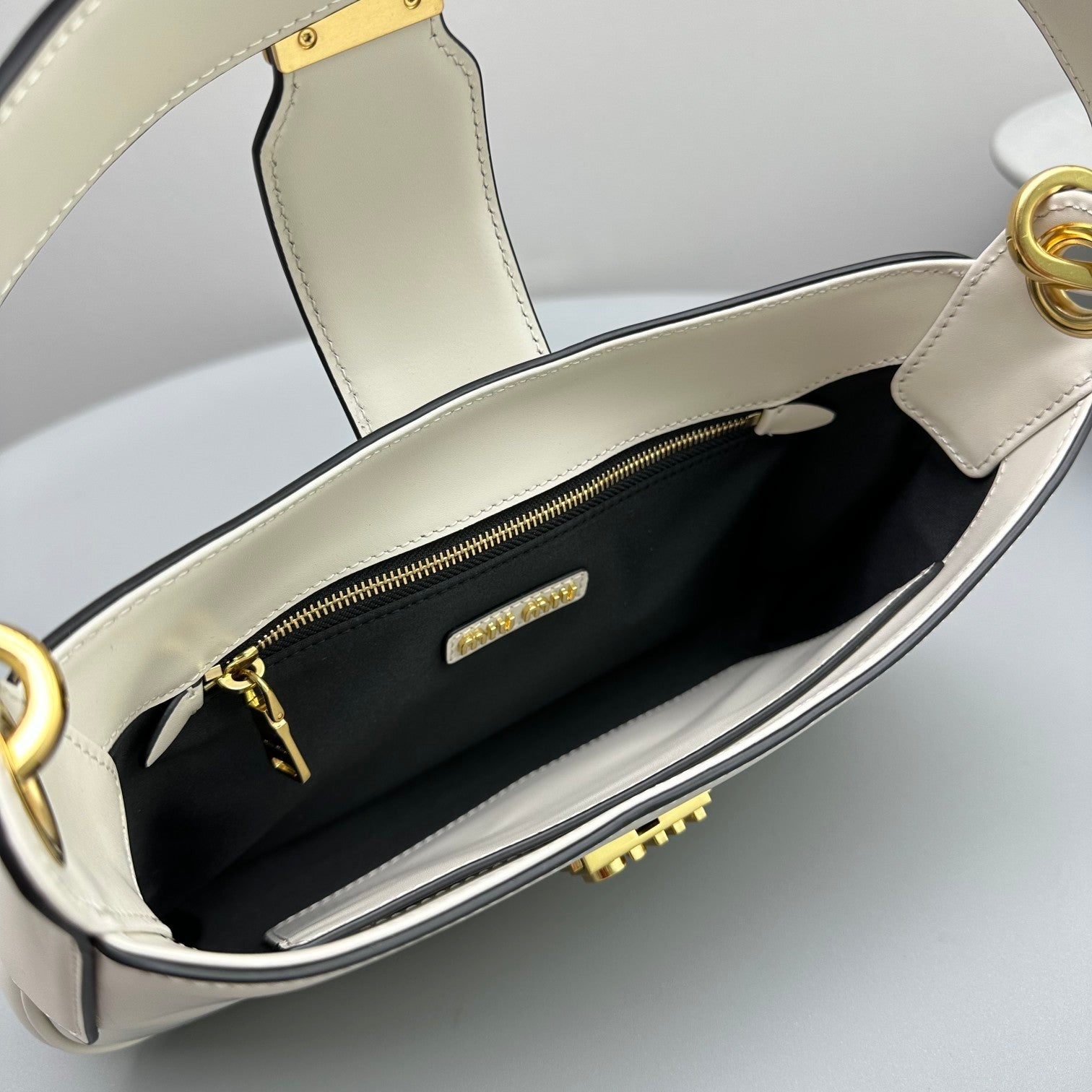 MIU MIU HOBO 28 CITY SHOUDER BAG IN WHITE CALFSKIN