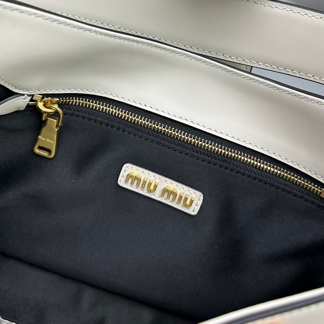 MIU MIU HOBO 28 CITY SHOUDER BAG IN WHITE CALFSKIN