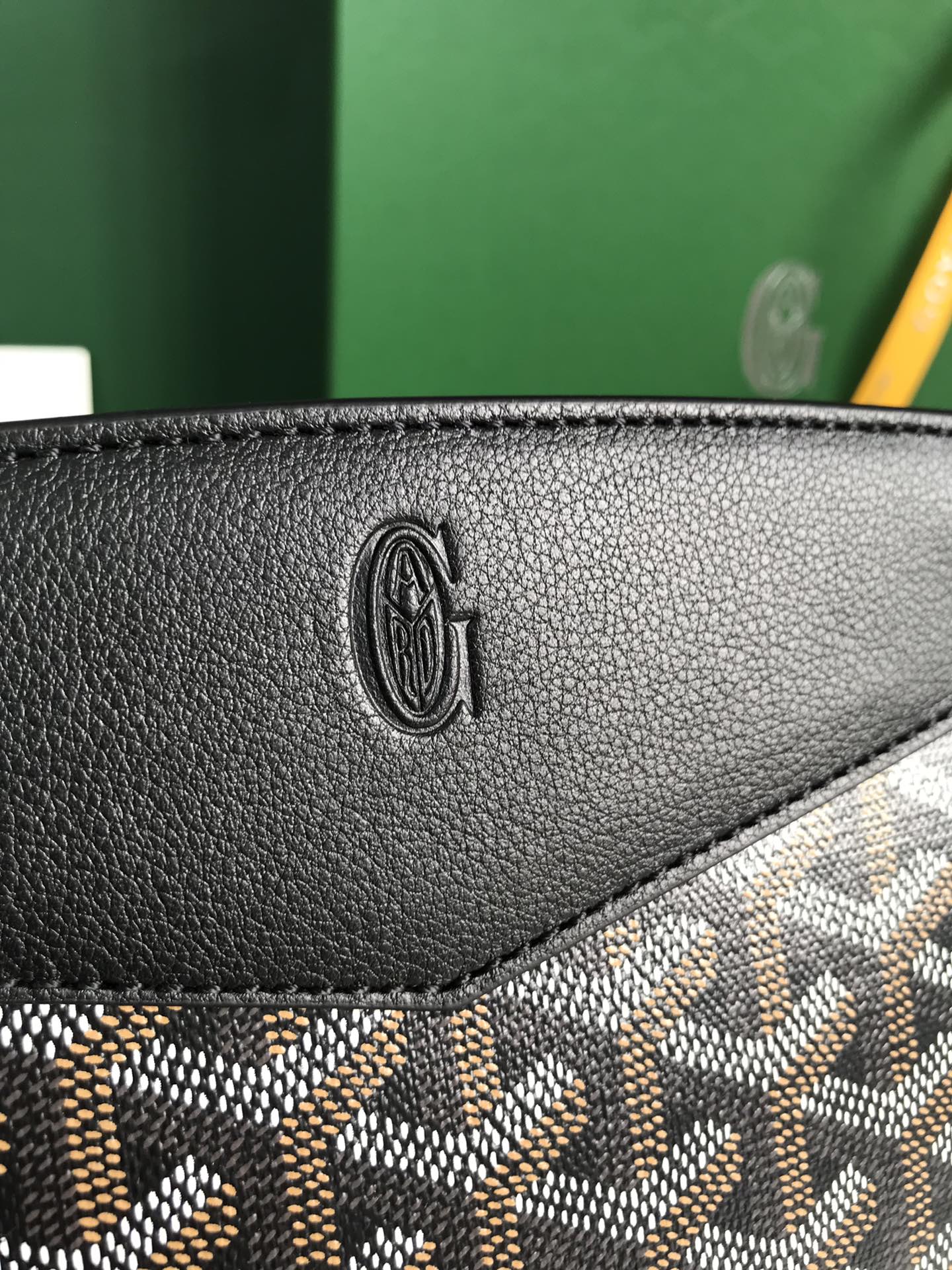 GOYARD ROUETTE STRUCTURÉ MINI BAG 21 IN BLACK GOYARDINE CANVAS AND CALFSKIN