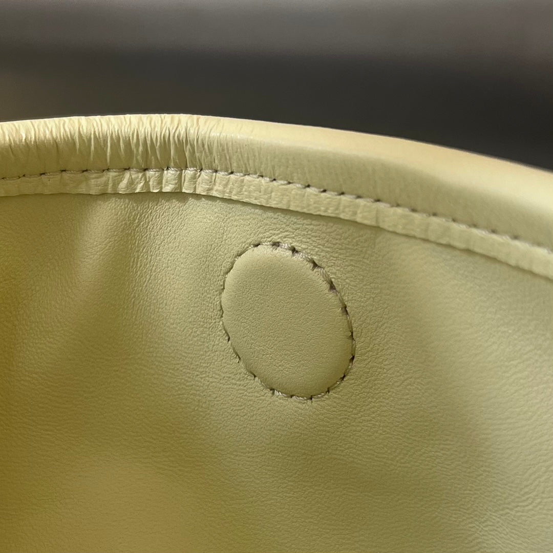 BOTTEGA VENETA LARGE HOP 54 IN DARK CREAM LAMBSKIN