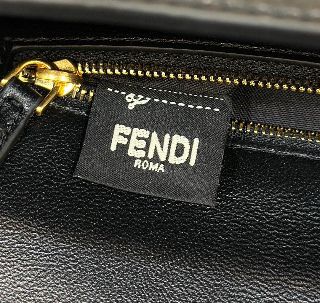 FENDI BAGUETTE 27 IN BLACK CROCODILE PATTERN GLOSSY CALFSKIN GOLD HARDWARE