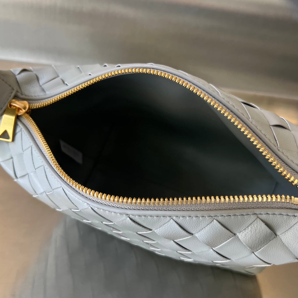 BOTTEGA VENETA WALLACE 22 BAG IN GREY CALFSKIN