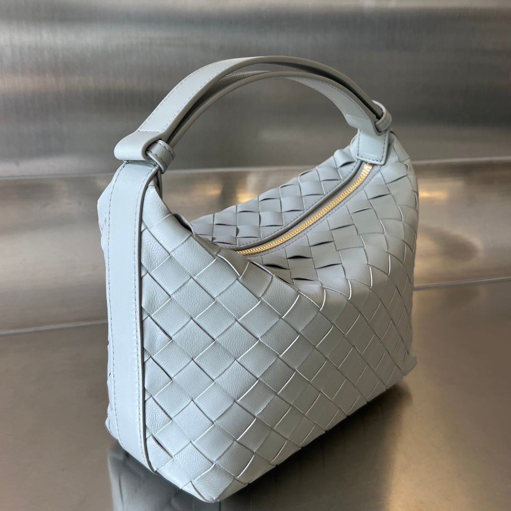 BOTTEGA VENETA WALLACE 22 BAG IN GREY CALFSKIN
