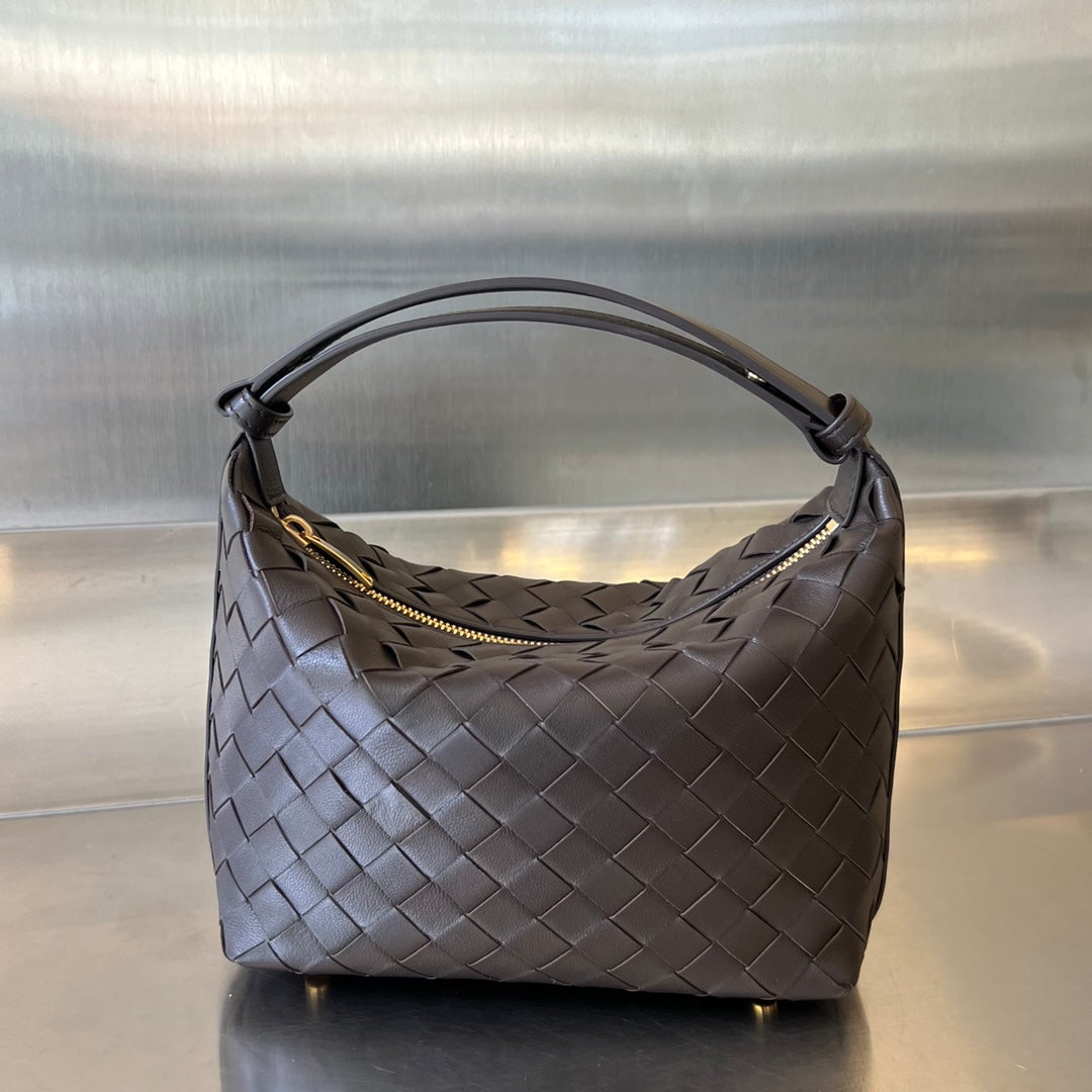 BOTTEGA VENETA WALLACE 22 BAG IN FONDANT CALFSKIN