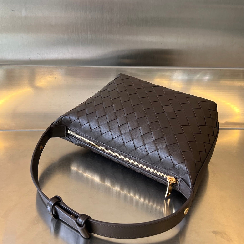 BOTTEGA VENETA WALLACE 22 BAG IN FONDANT CALFSKIN