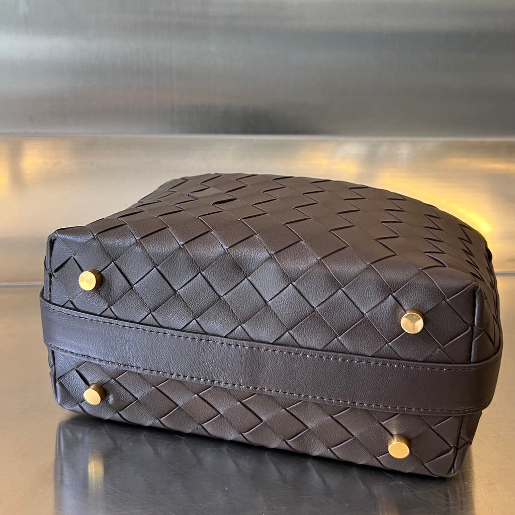 BOTTEGA VENETA WALLACE 22 BAG IN FONDANT CALFSKIN