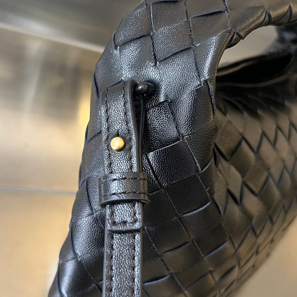 BOTTEGA VENETA MINI HOP 25 IN BLACK CALFSKIN