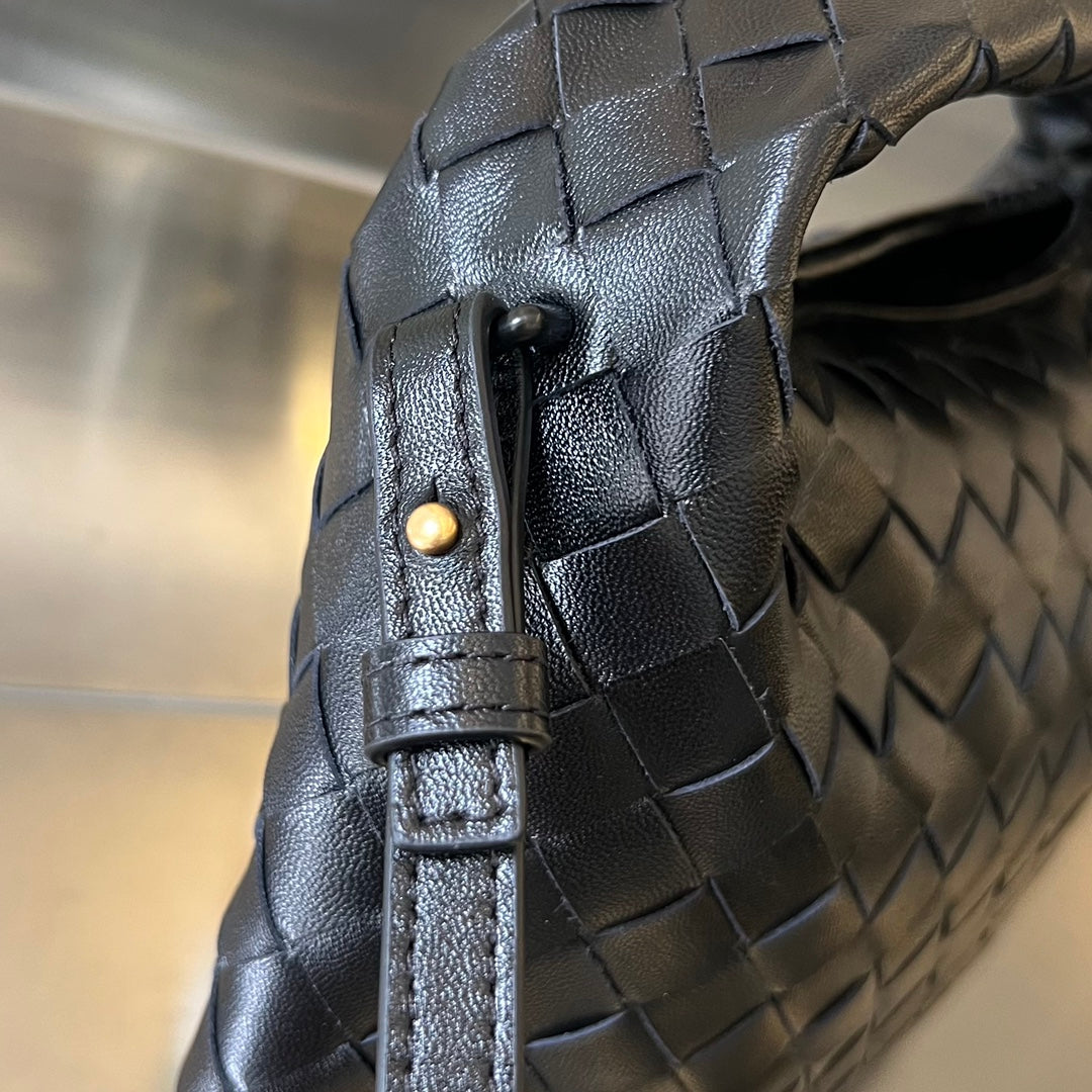 BOTTEGA VENETA MINI HOP 25 IN BLACK CALFSKIN