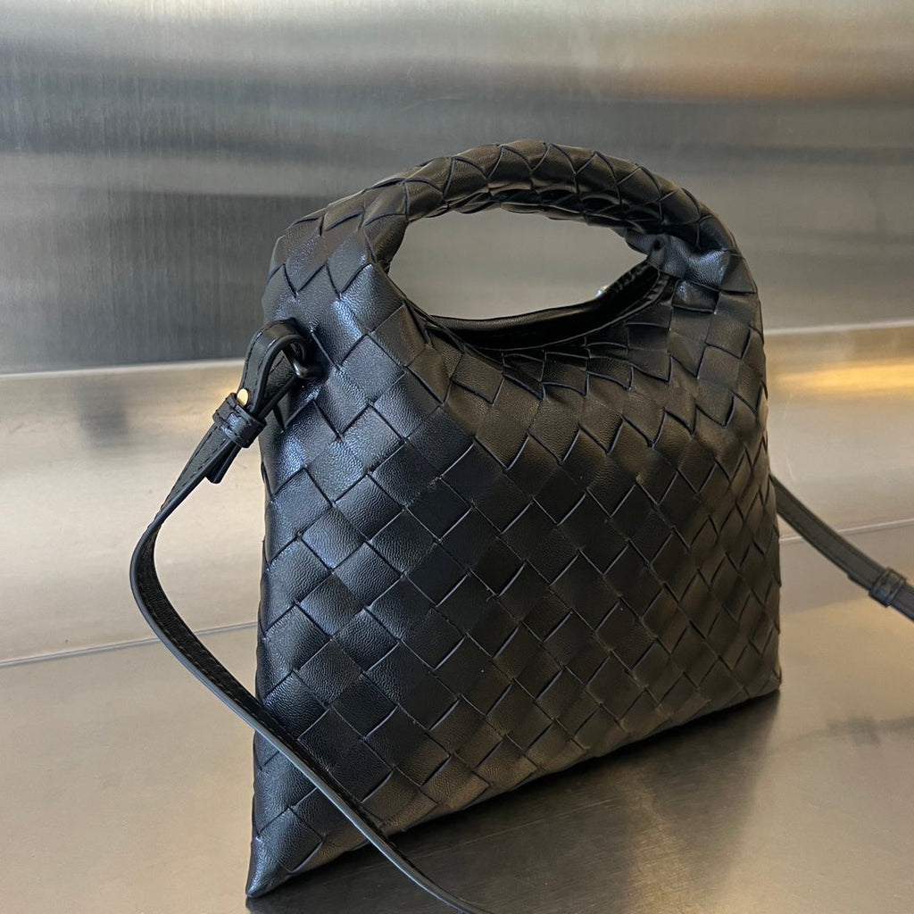 BOTTEGA VENETA MINI HOP 25 IN BLACK CALFSKIN