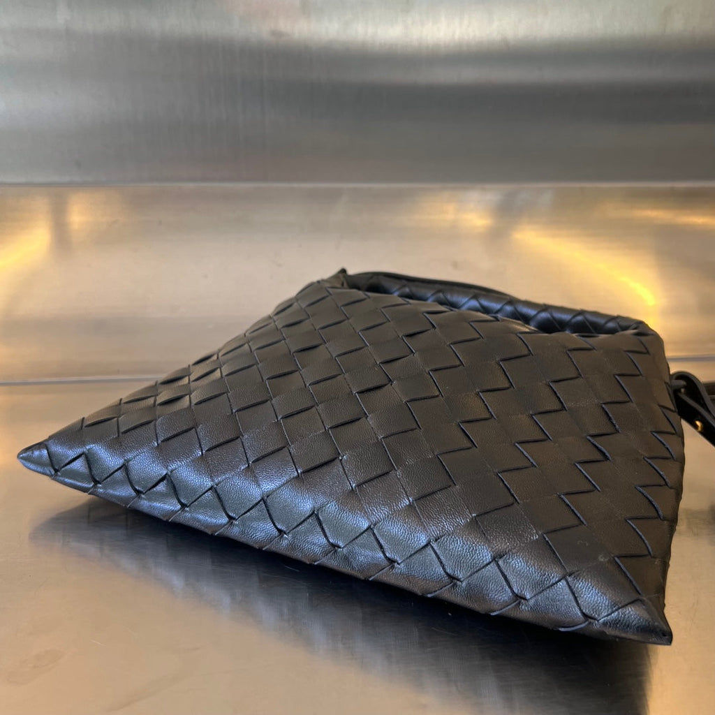 BOTTEGA VENETA MINI HOP 25 IN BLACK CALFSKIN