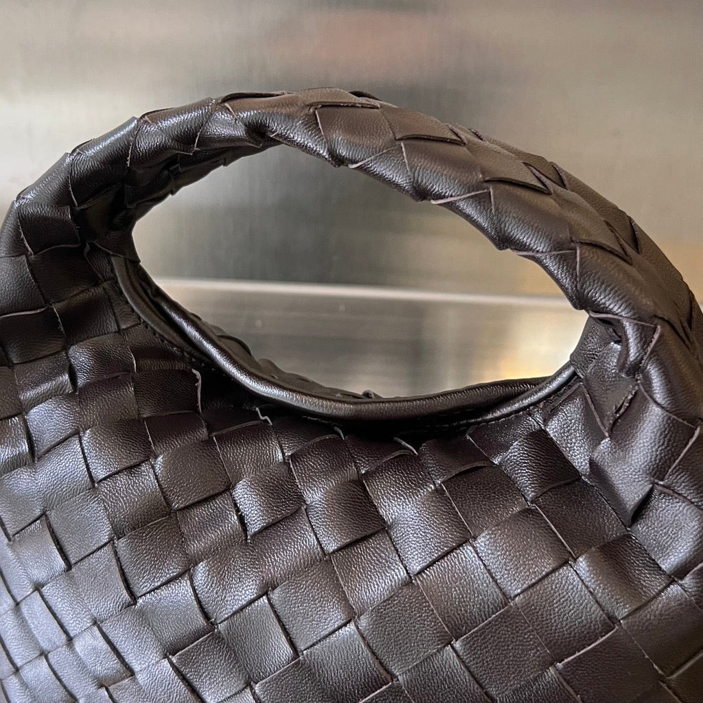 BOTTEGA VENETA MINI HOP 25 IN HICKORY BROWN CALFSKIN