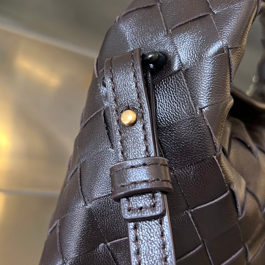 BOTTEGA VENETA MINI HOP 25 IN HICKORY BROWN CALFSKIN