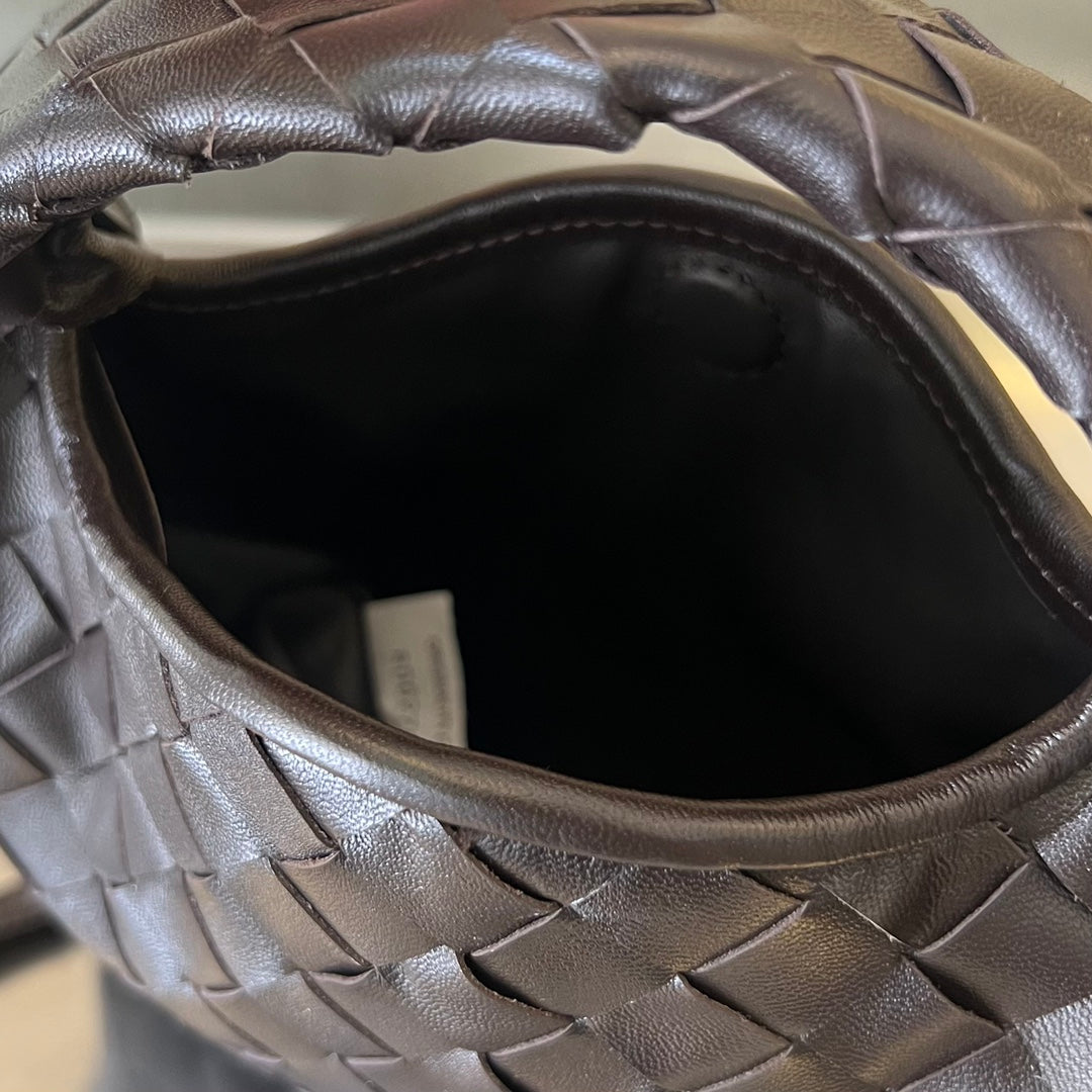 BOTTEGA VENETA MINI HOP 25 IN HICKORY BROWN CALFSKIN