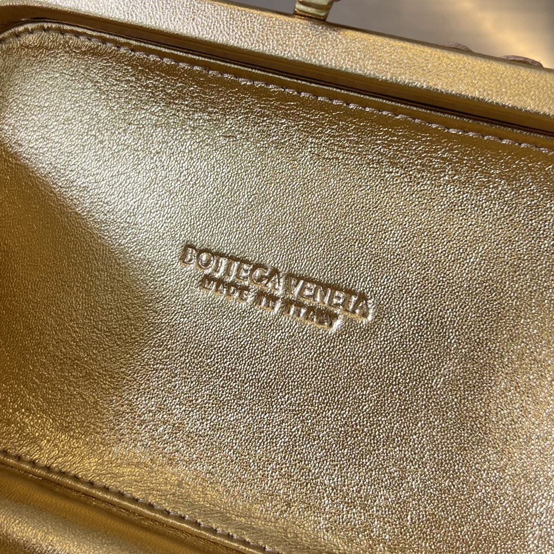 BOTTEGA VENETA GOLDEN KNOT 19 IN GOLDEN LAMBSKIN