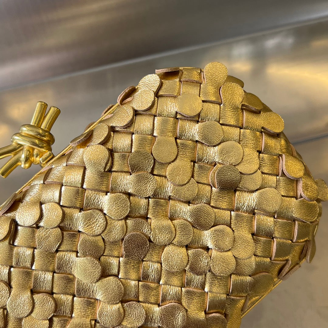 BOTTEGA VENETA GOLDEN KNOT 19 IN GOLDEN LAMBSKIN