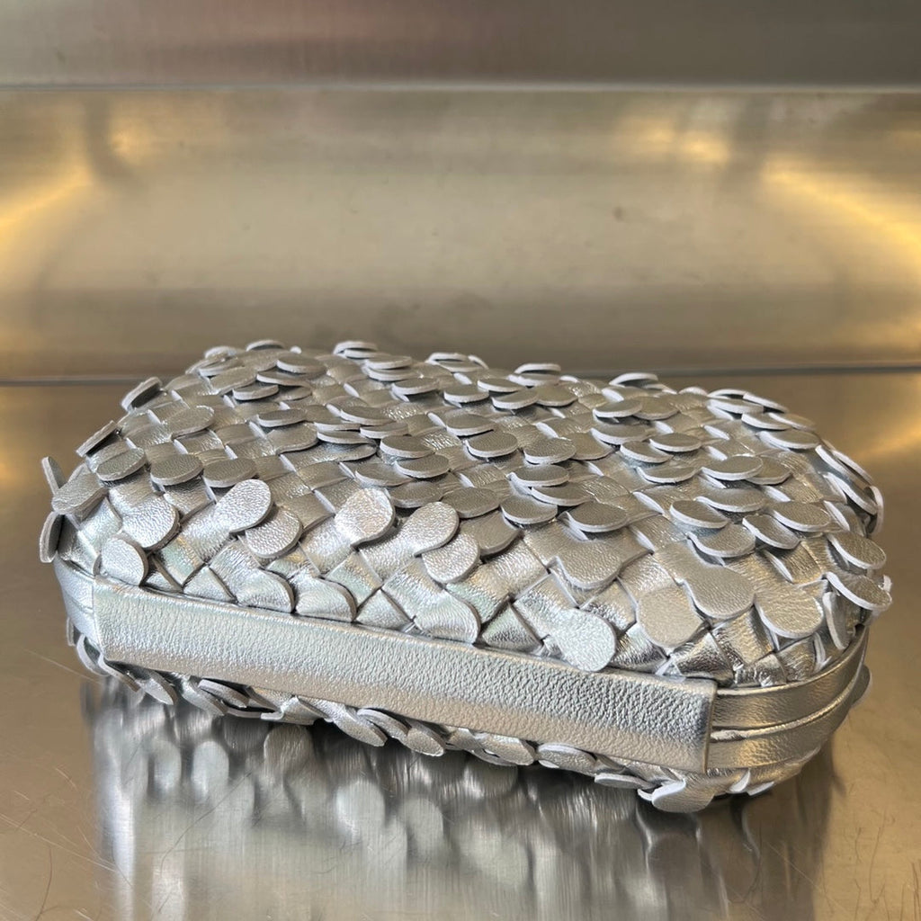BOTTEGA VENETA GOLDEN KNOT 19 IN SILVER LAMBSKIN