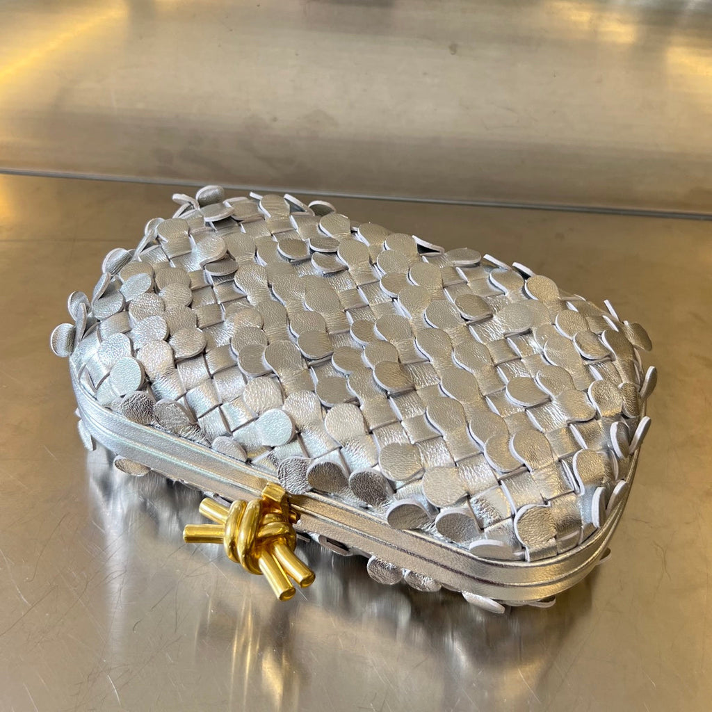 BOTTEGA VENETA GOLDEN KNOT 19 IN SILVER LAMBSKIN
