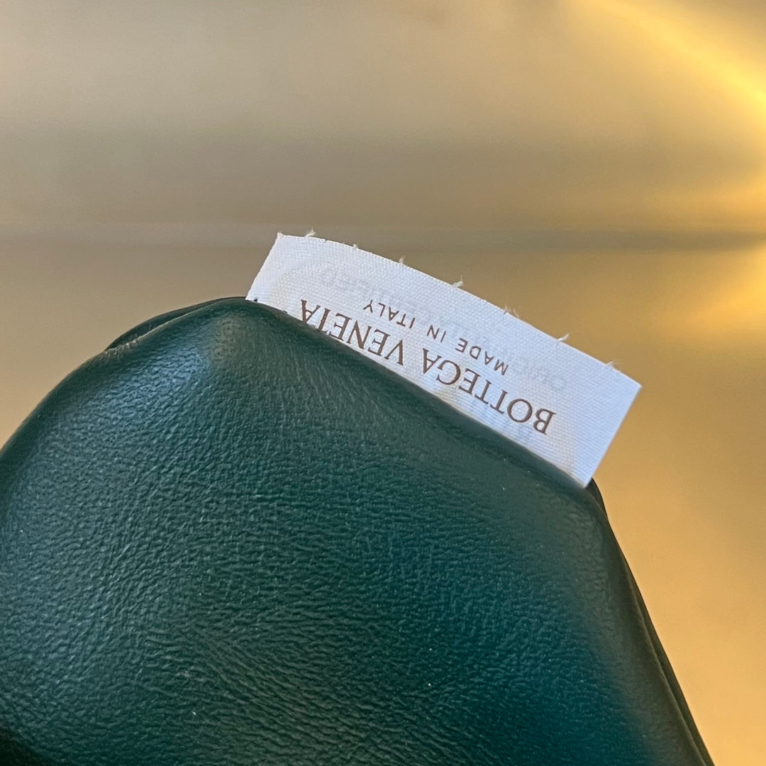 BOTTEGA VENETA SMALL GEMELLI 24 IN DARK GREEN LAMBSKIN