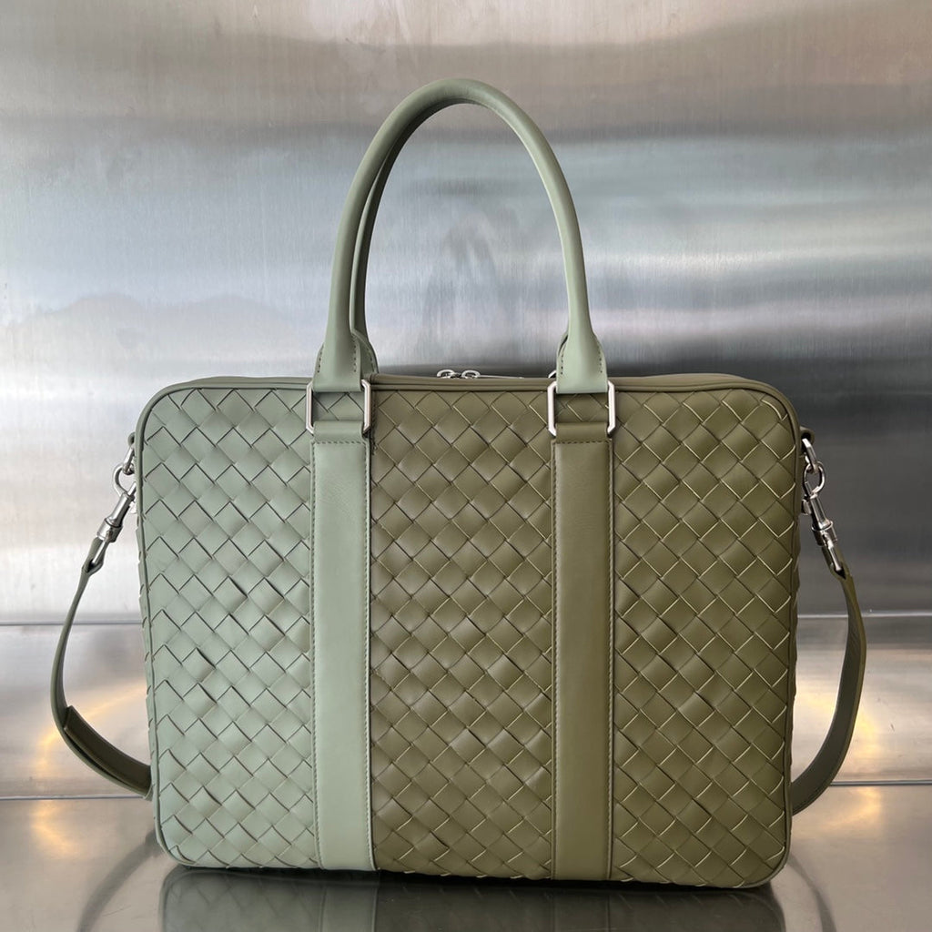 BOTTEGA VENETA LARGE INTRECCIATO 40 BRIEFCASE IN MUD MIX TRAVERTINE CALFSKIN