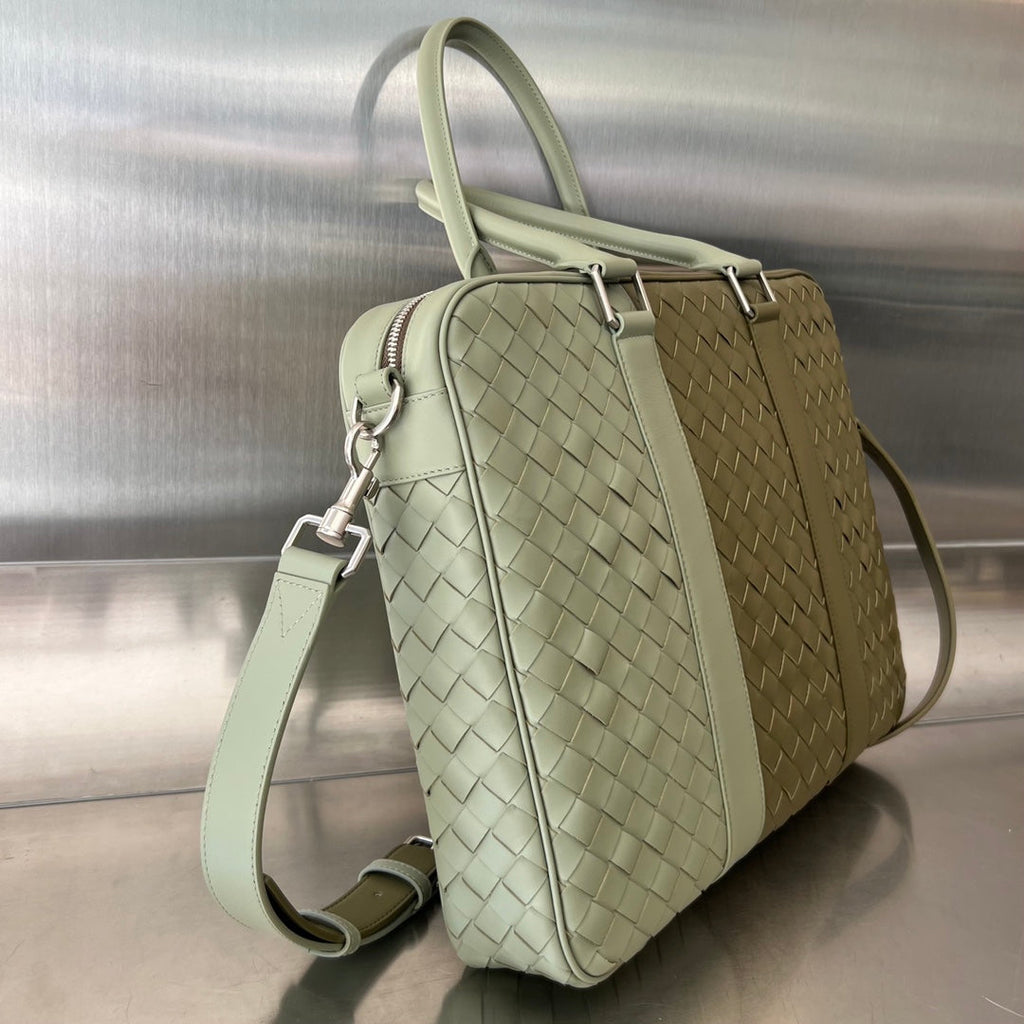 BOTTEGA VENETA LARGE INTRECCIATO 40 BRIEFCASE IN MUD MIX TRAVERTINE CALFSKIN