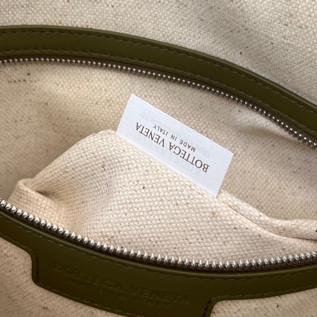 BOTTEGA VENETA LARGE INTRECCIATO 40 BRIEFCASE IN MUD MIX TRAVERTINE CALFSKIN