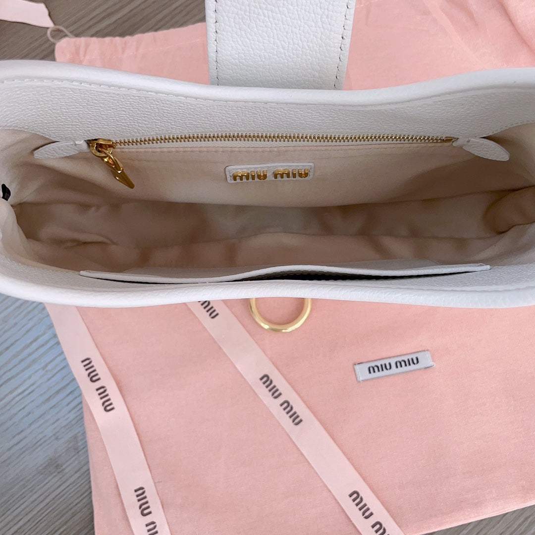 MIU MIU HOBO SHOULDER BAG 29 IN WHITE CALFSKIN GOLD HARDWARE