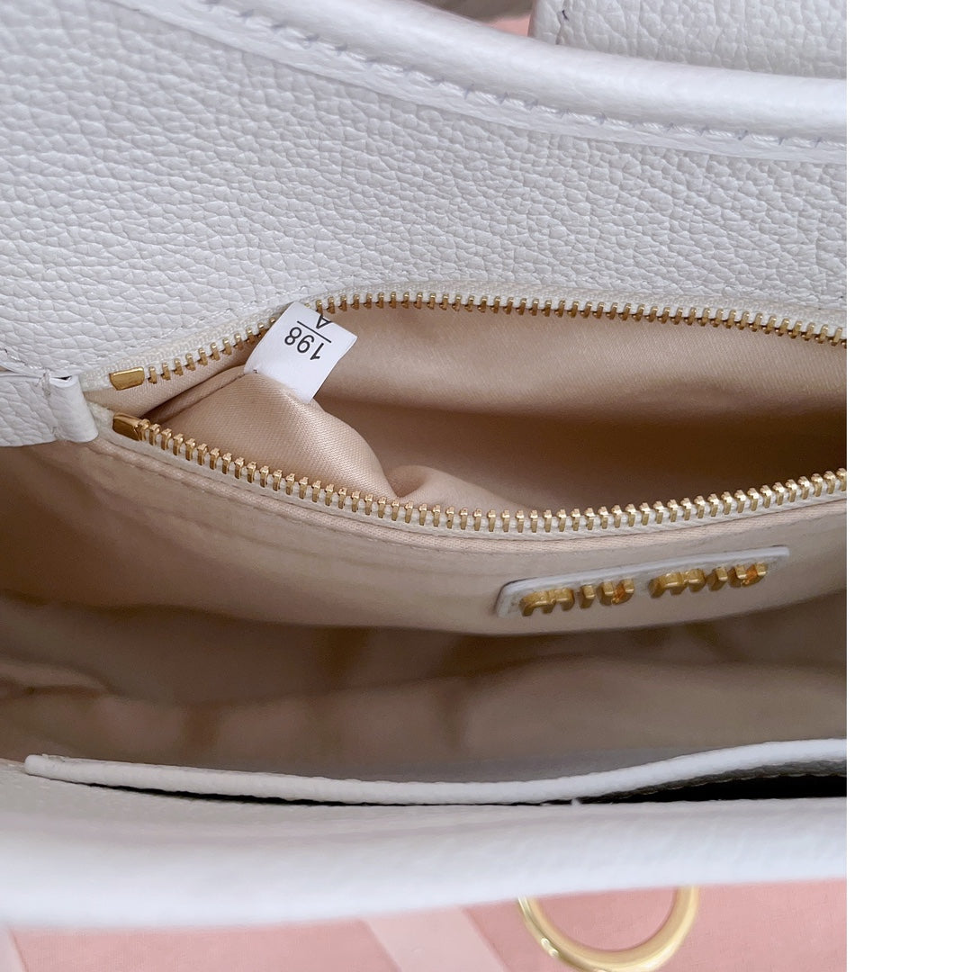 MIU MIU HOBO SHOULDER BAG 29 IN WHITE CALFSKIN GOLD HARDWARE
