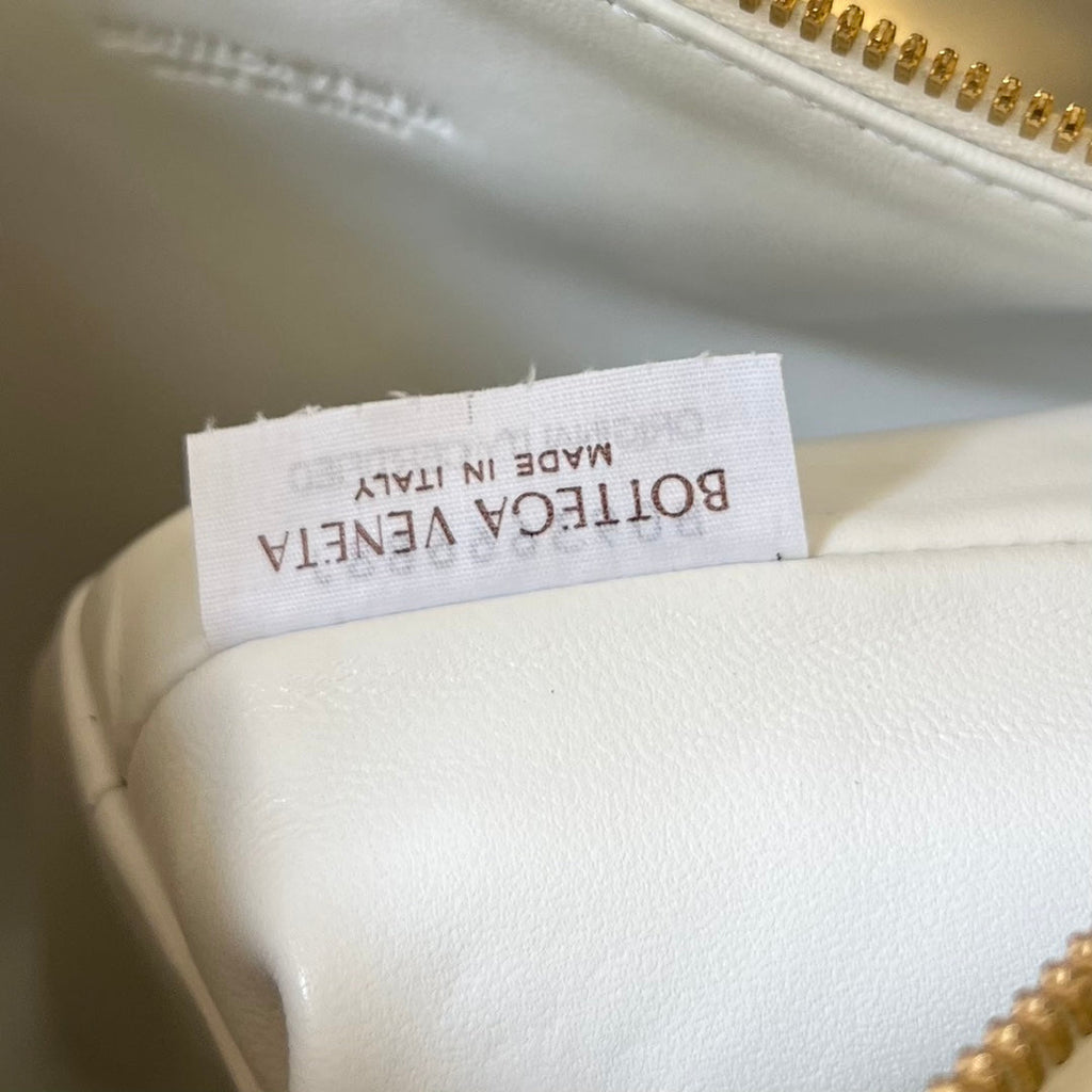 BOTTEGA VENETA WALLACE 22 BAG IN WHITE MIX RED CALFSKIN