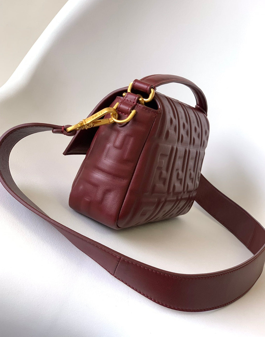 FENDI Fend Baguette 27 Bag With FF Motif Burgundy Leather Ghw