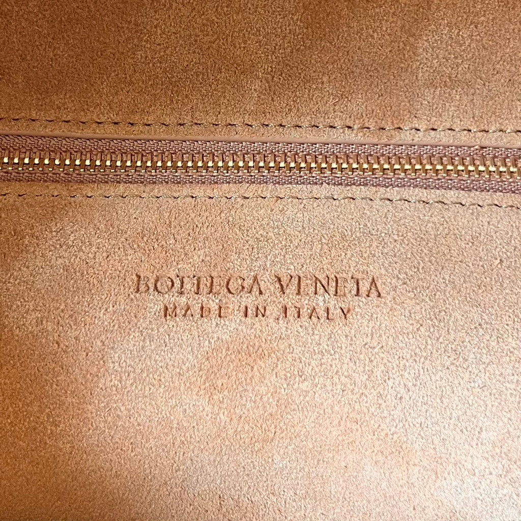 BOTTEGA VENETA LARGE HOP 54 IN RUSSET BROWN LAMBSKIN