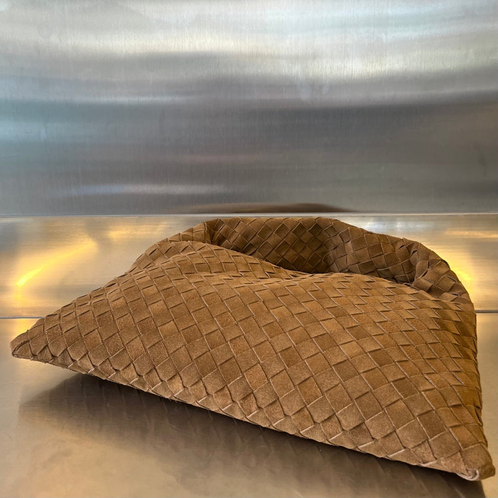 BOTTEGA VENETA SMALL HOP 40 IN CARAMEL BROWN LAMBSKIN