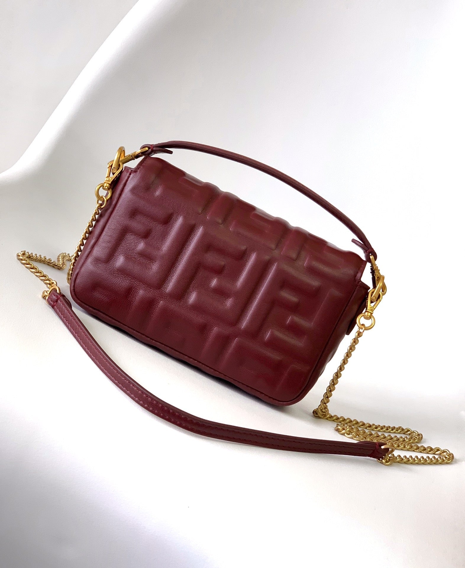 FENDI Mini Baguette Bag 20 With FF Motif Burgundy Leather Ghw