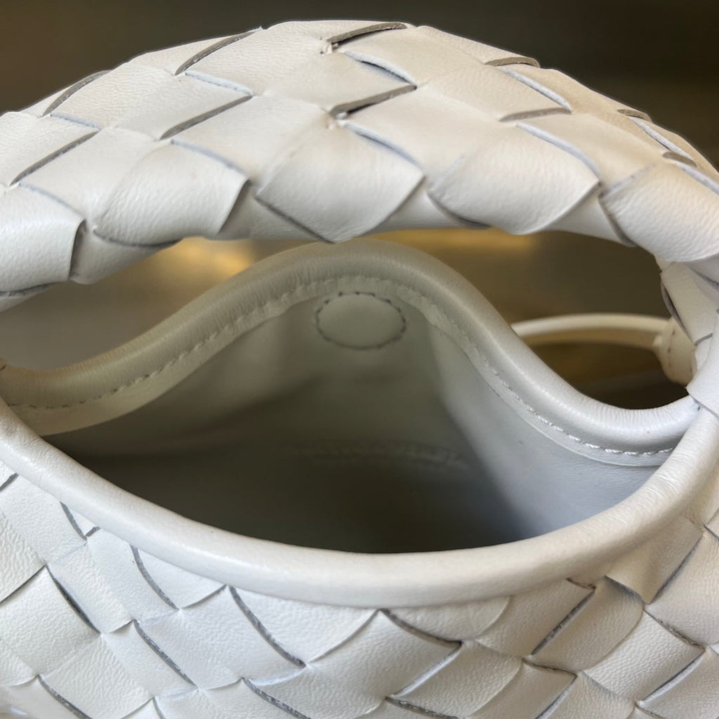 BOTTEGA VENETA MINI HOP 25 IN WHITE CALFSKIN