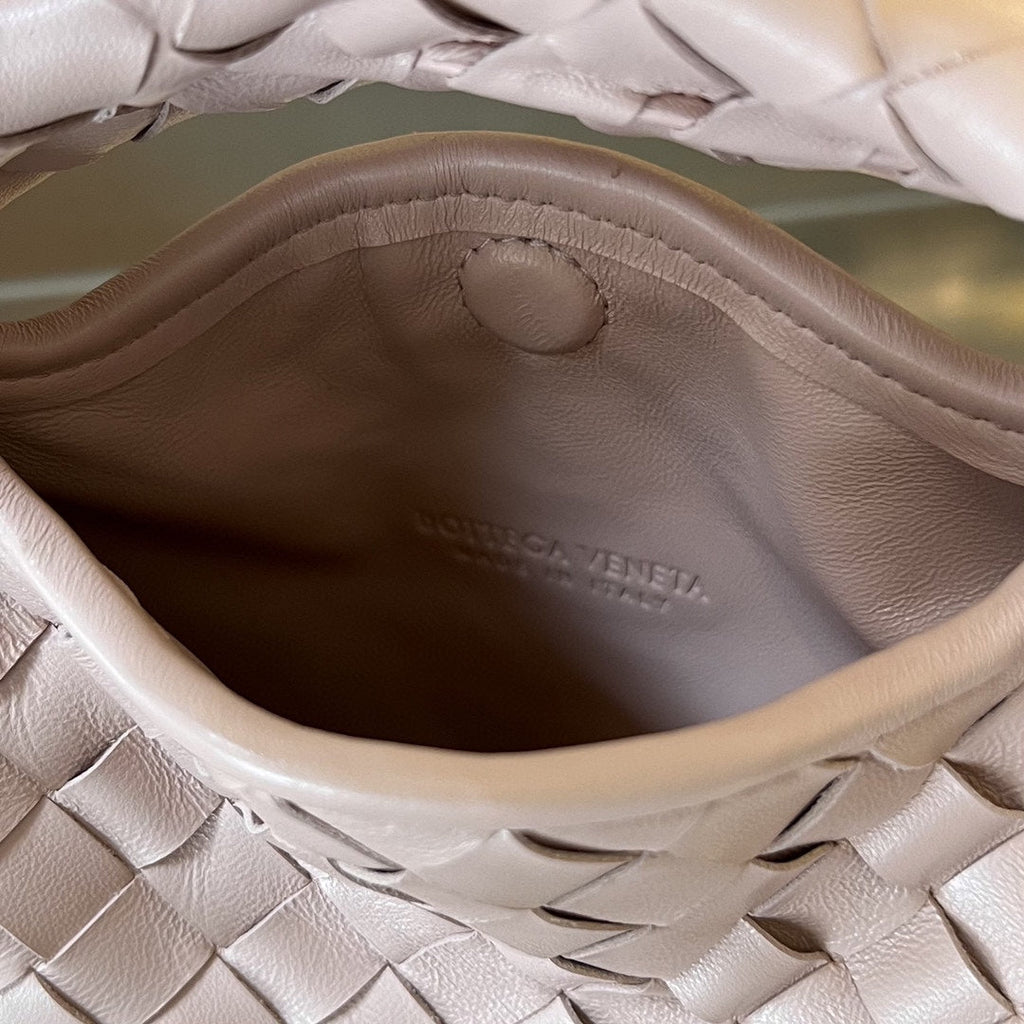 BOTTEGA VENETA MINI HOP 25 IN SOFT PEACH CALFSKIN