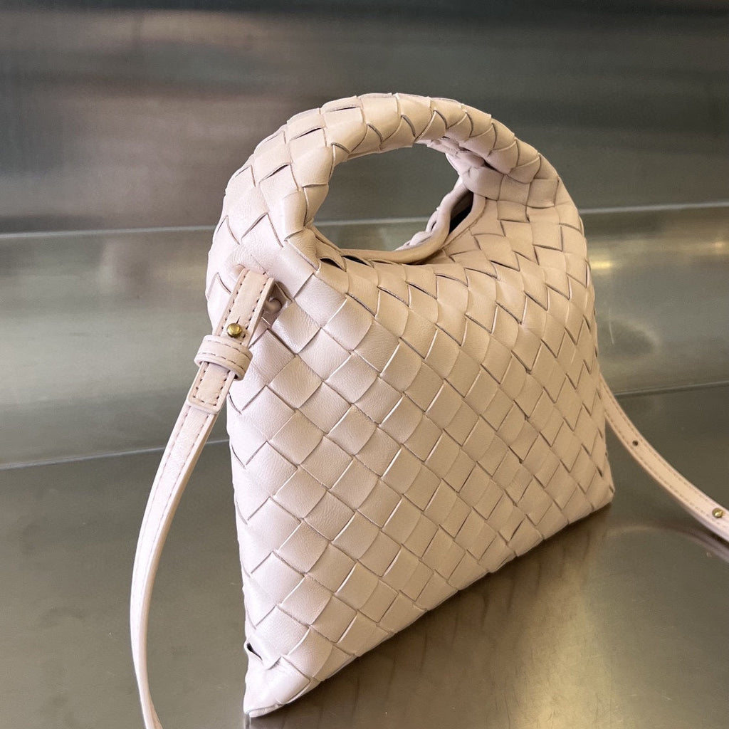 BOTTEGA VENETA MINI HOP 25 IN SOFT PEACH CALFSKIN