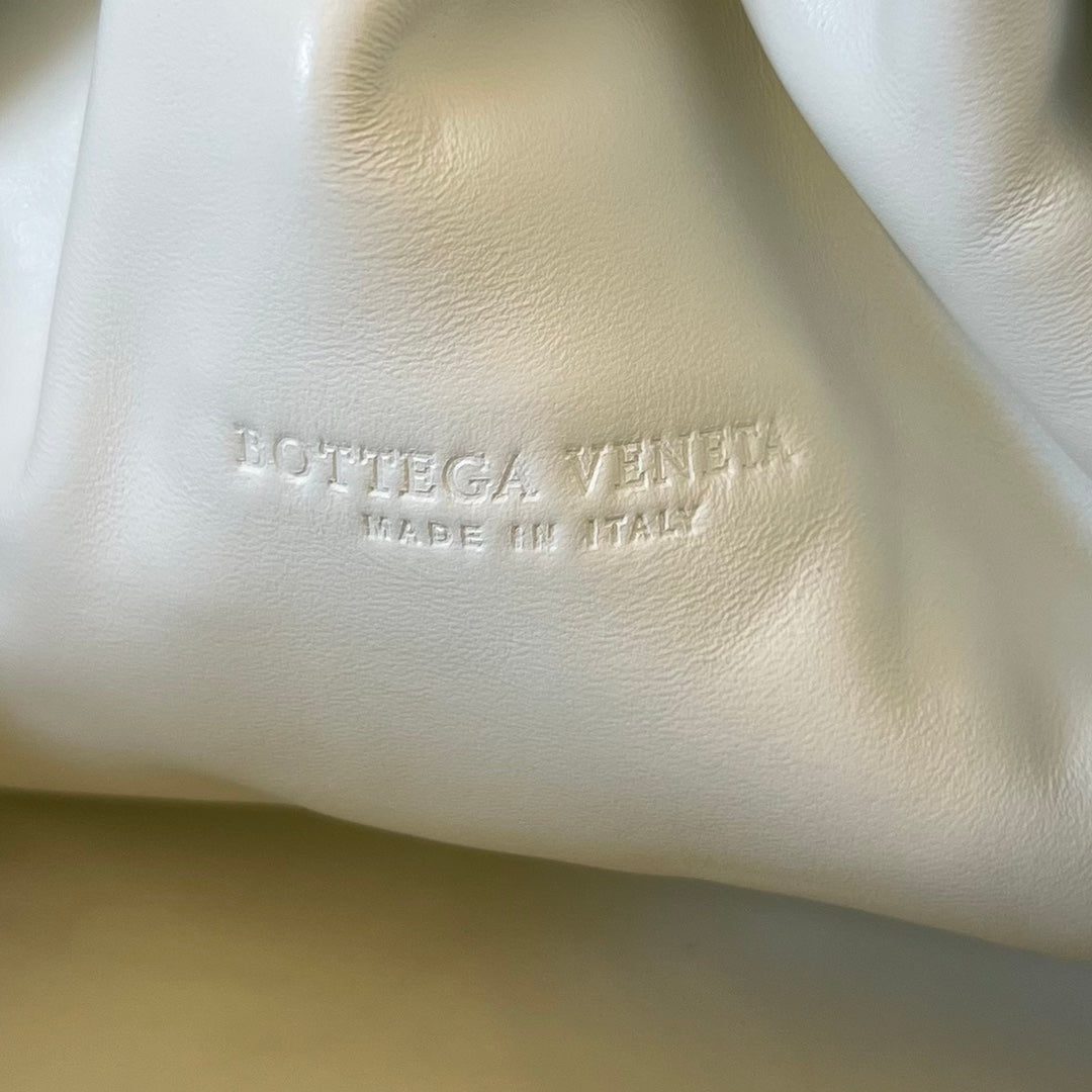 BOTTEGA VENETA Classic Pouch 40cm Plaster Calfskin