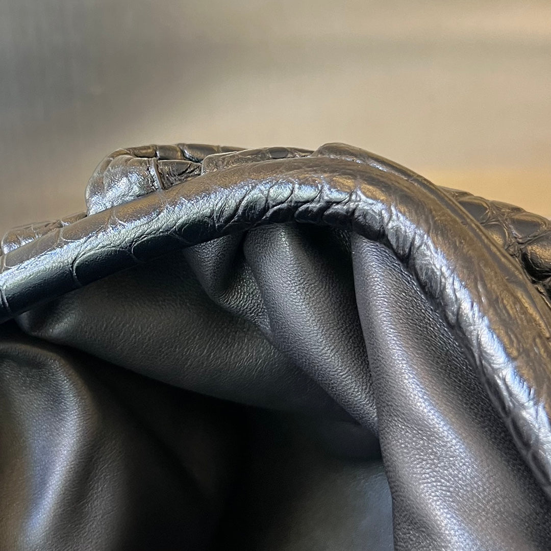 BOTTEGA VENETA Classic Pouch 40cm Black Calfskin