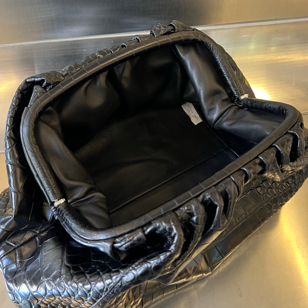 BOTTEGA VENETA Classic Pouch 40cm Black Calfskin