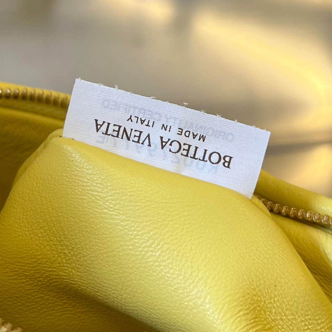 BOTTEGA VENETA SMALL GEMELLI 24 IN SHERBERT LAMBSKIN