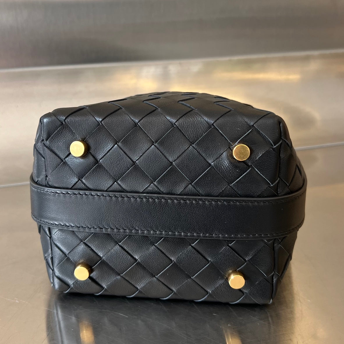BOTTEGA VENETA CANDY WALLACE 17 IN BLACK CALFSKIN