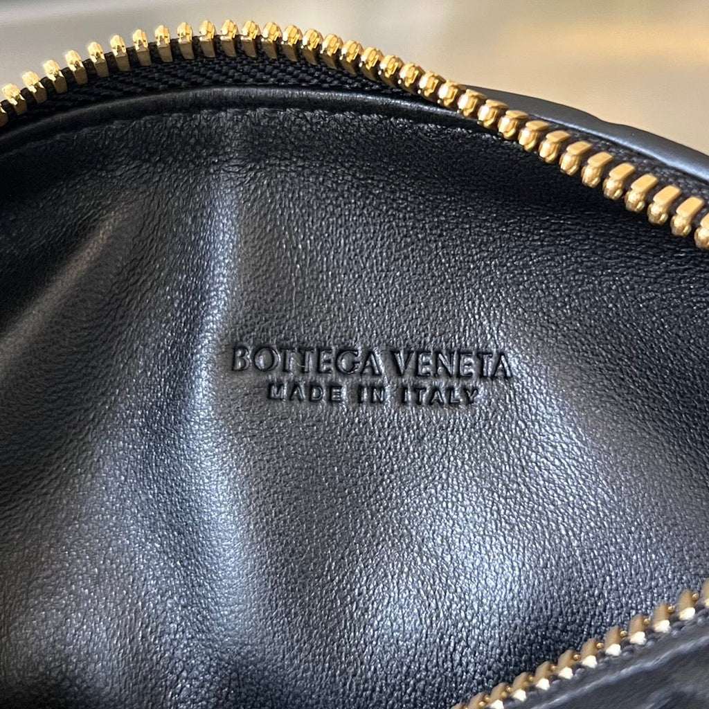 BOTTEGA VENETA CANDY WALLACE 17 IN BLACK CALFSKIN