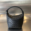 BOTTEGA VENETA CANDY WALLACE 17 IN BLACK CALFSKIN