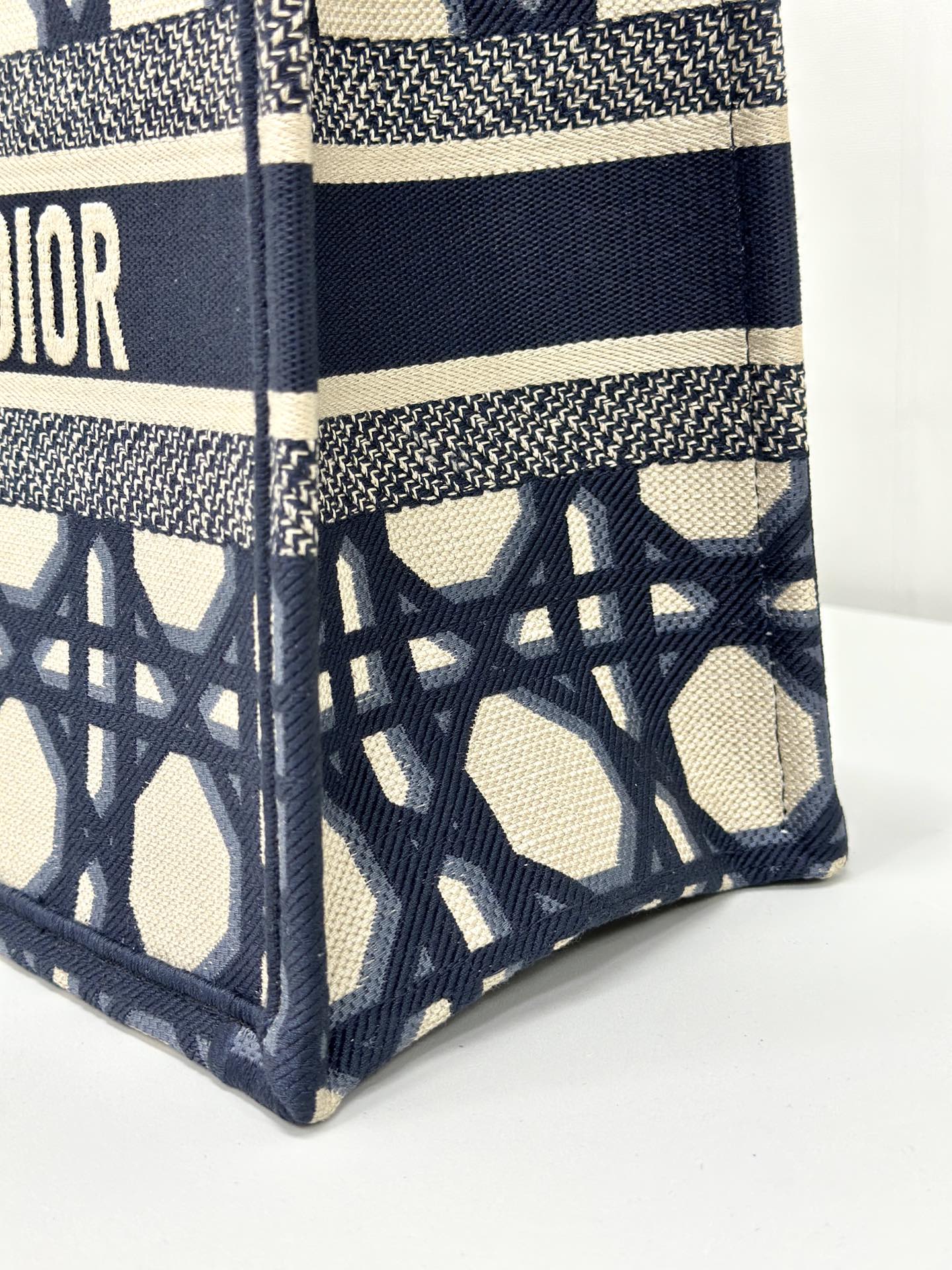 DIOR MEDIUM BOOK TOTE 37 BEIGE AND BLUE MACROCANNAGE EMBROIDERY