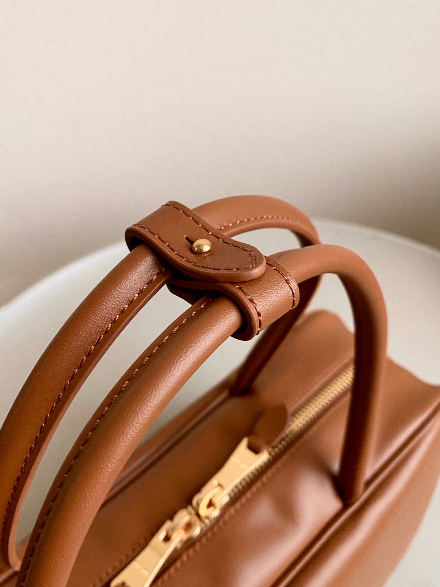 MIU MIU BEAU BAG 34 IN CARAMEL BROWN LEATHER
