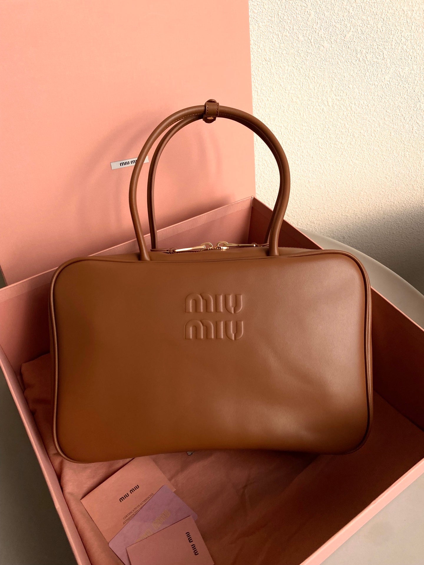 MIU MIU BEAU BAG 34 IN CARAMEL BROWN LEATHER