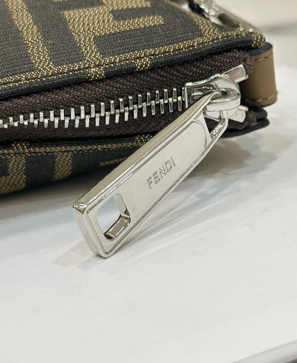 FENDI SHOULDER BAG 19 WITH FF MOTIF IN BROWN JACQUARD FABRIC