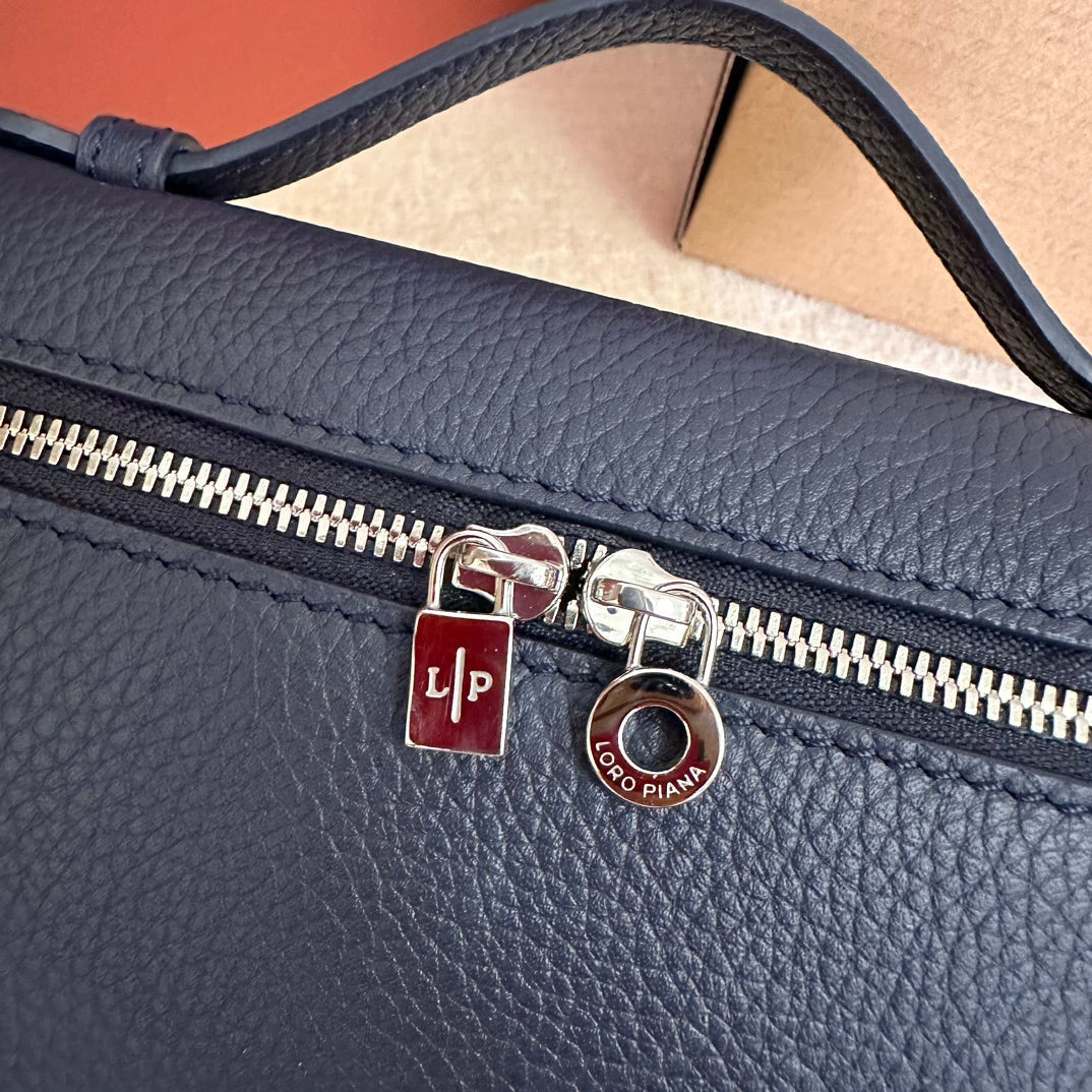 LORO PIANA EXTRA POCKET L19 IN NAVY BLUE GRAINED CALFSKIN WITH SILVER HARDWARE